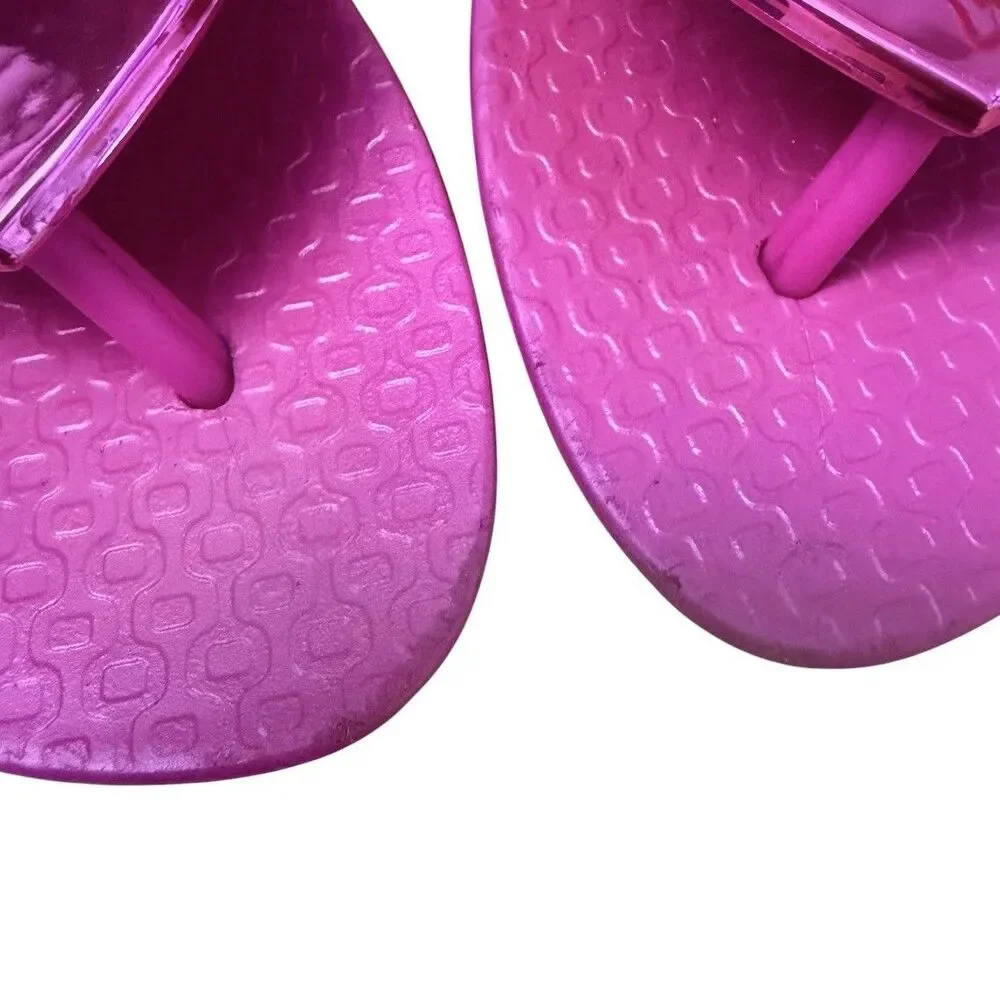 Ipanema Kids Girls Sz 2/3 Pink Flip Flops Heart Accent Sandals Slip On